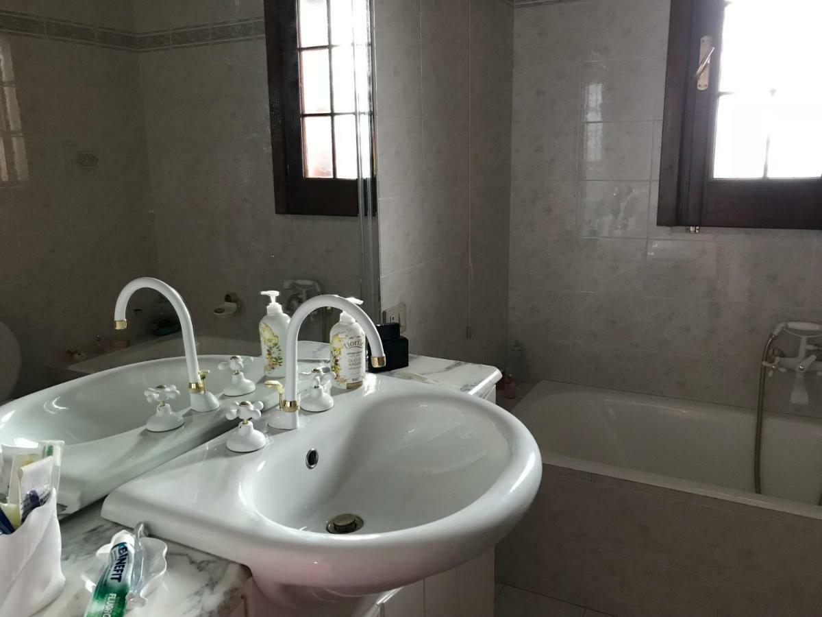 La Casa Di Fausto Hotel Cesaro Bagian luar foto